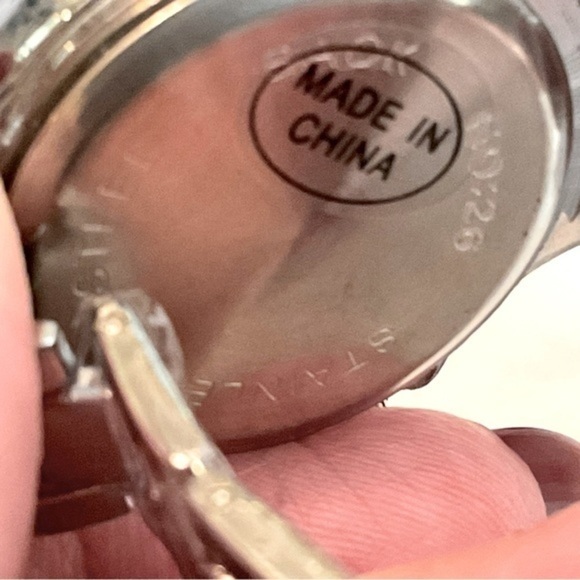 Ladies Silvertone Watch NWT - Picture 6 of 11